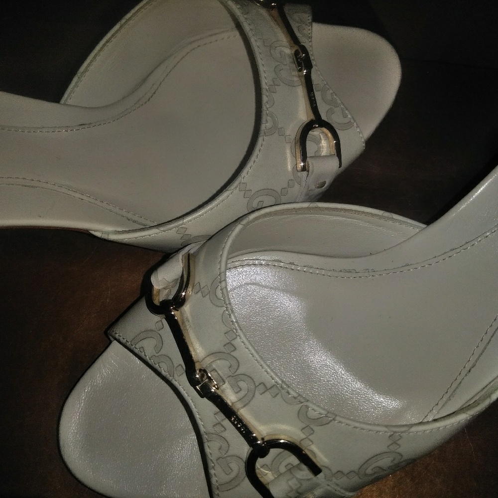 EUC AUTHENTIC Gucci Kitten Heals